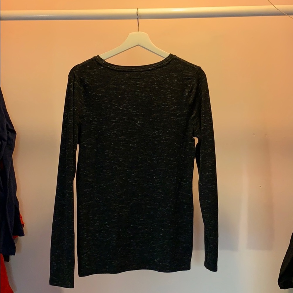 Two long sleeved crew neck t-shirts - Picture 7 of 7